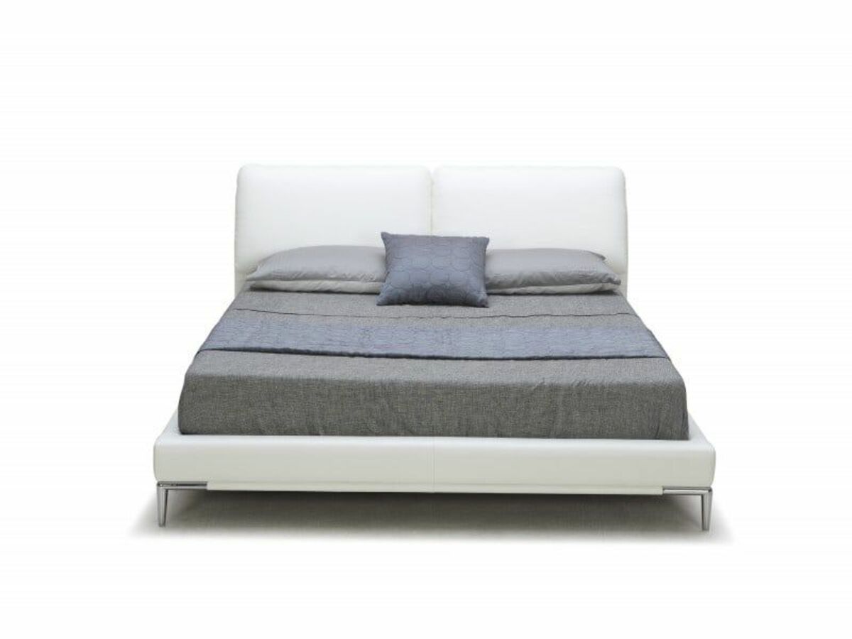 Cama de 160x200 con 2 reposacabezas y patas de metal cromado