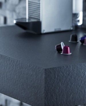 Nueva gama Monochrom Black & White de Polyrey: paneles laminados de gran atractivo y alta resistencia